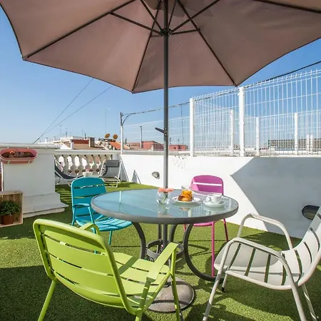 Sky Touristic Attic Apartman Valencia