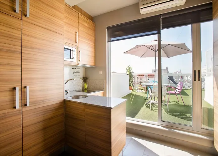 Sky Touristic Attic Apartman Valencia